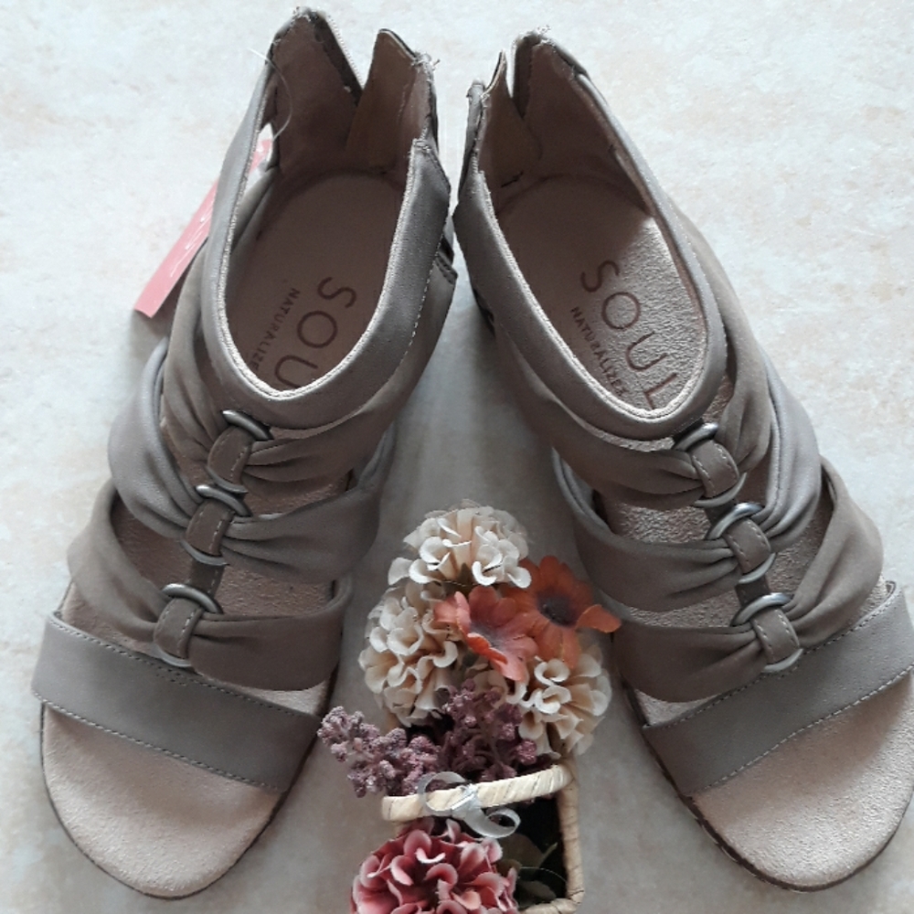 4x*Host Pick*Naturalizer Soul cute strappy sandals - Picture 2 of 8